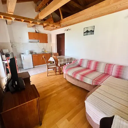 Zora Apartman Kruševo