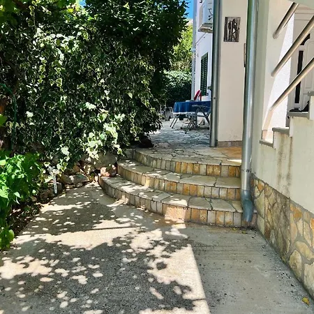 Zora Apartment